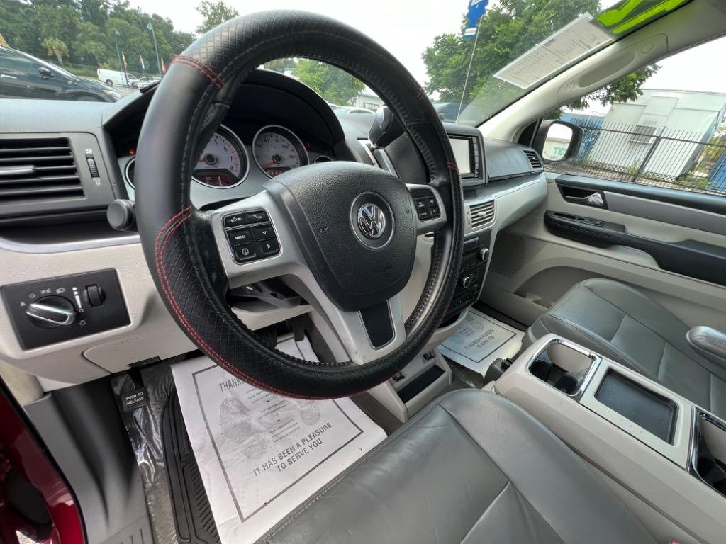 2012 Volkswagen Routan SEL - Photo 14