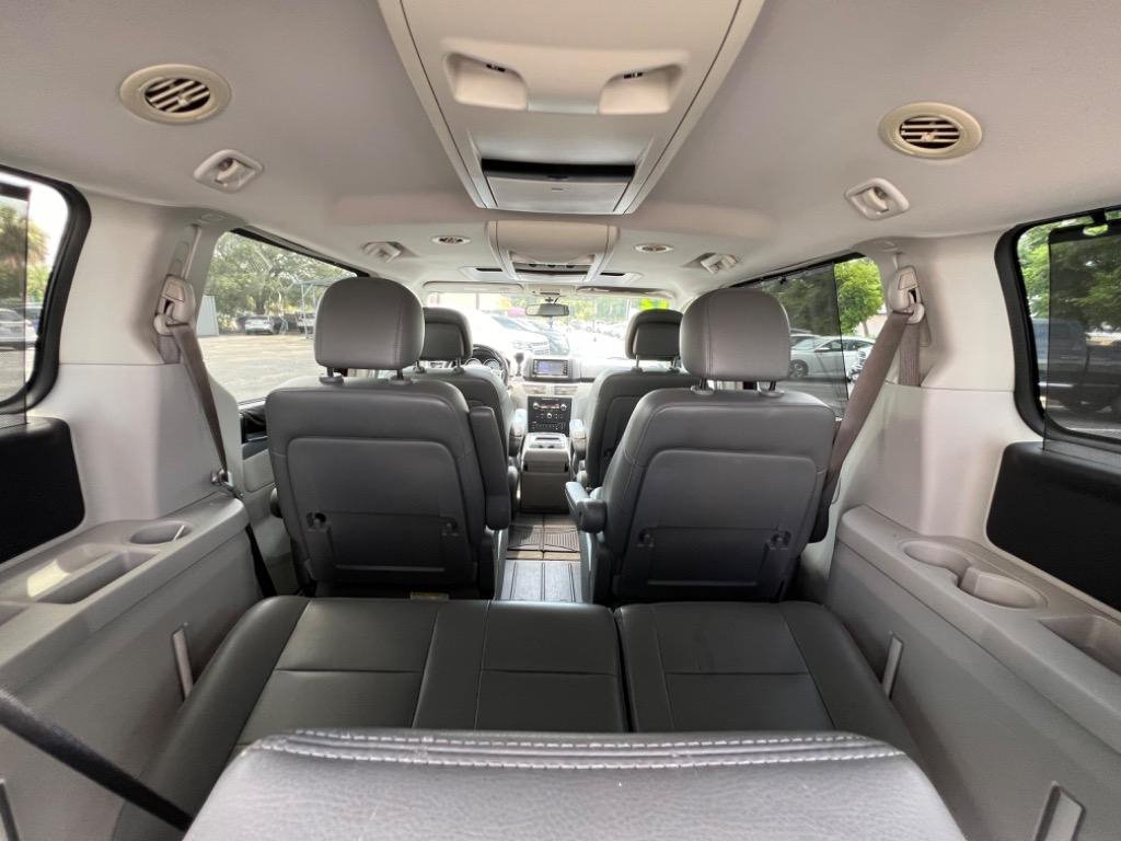 2012 Volkswagen Routan SEL - Photo 19