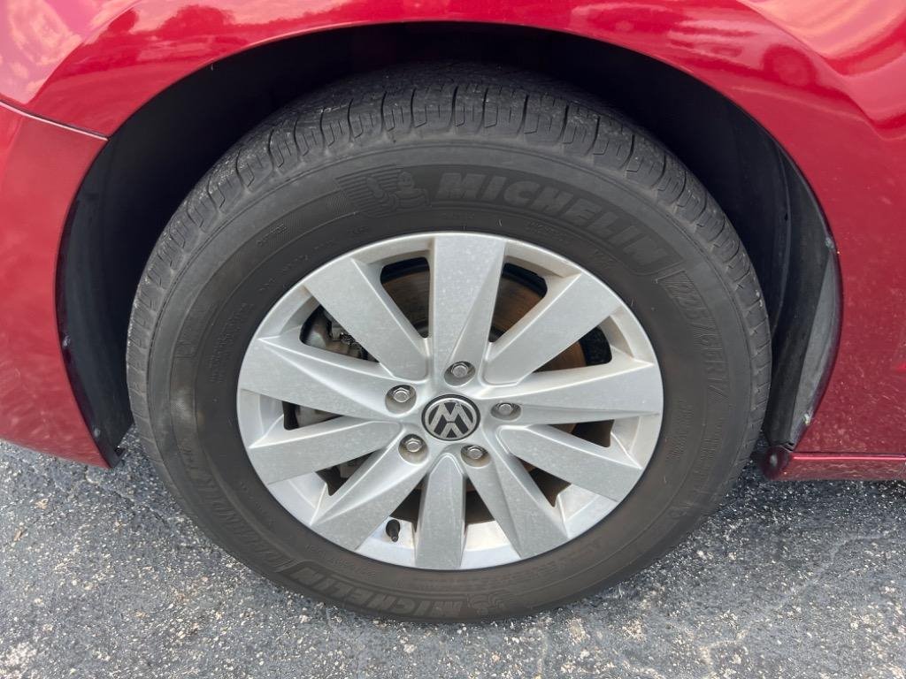 2012 Volkswagen Routan SEL - Photo 7
