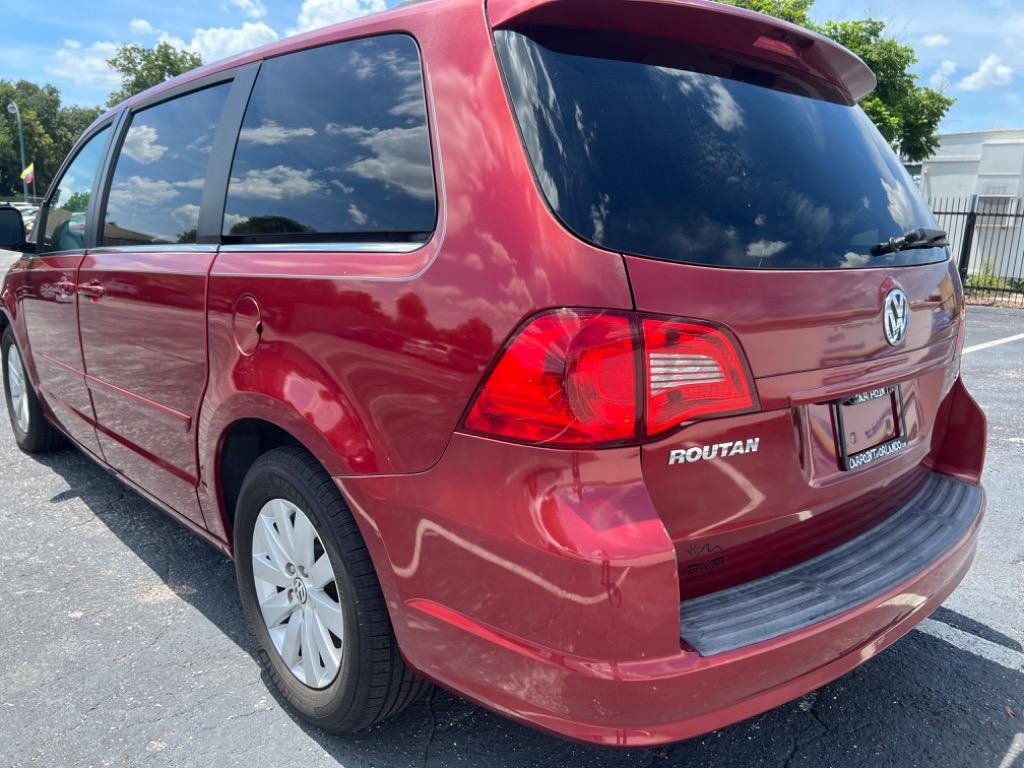 2012 Volkswagen Routan SEL - Photo 21