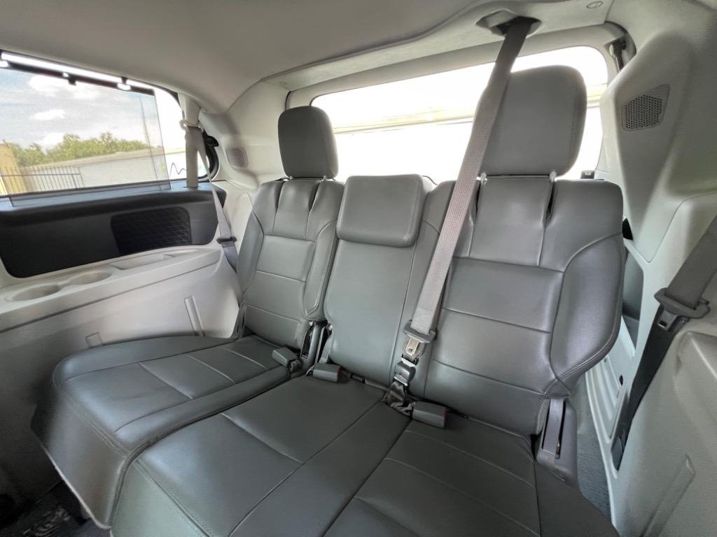2012 Volkswagen Routan SEL - Photo 10