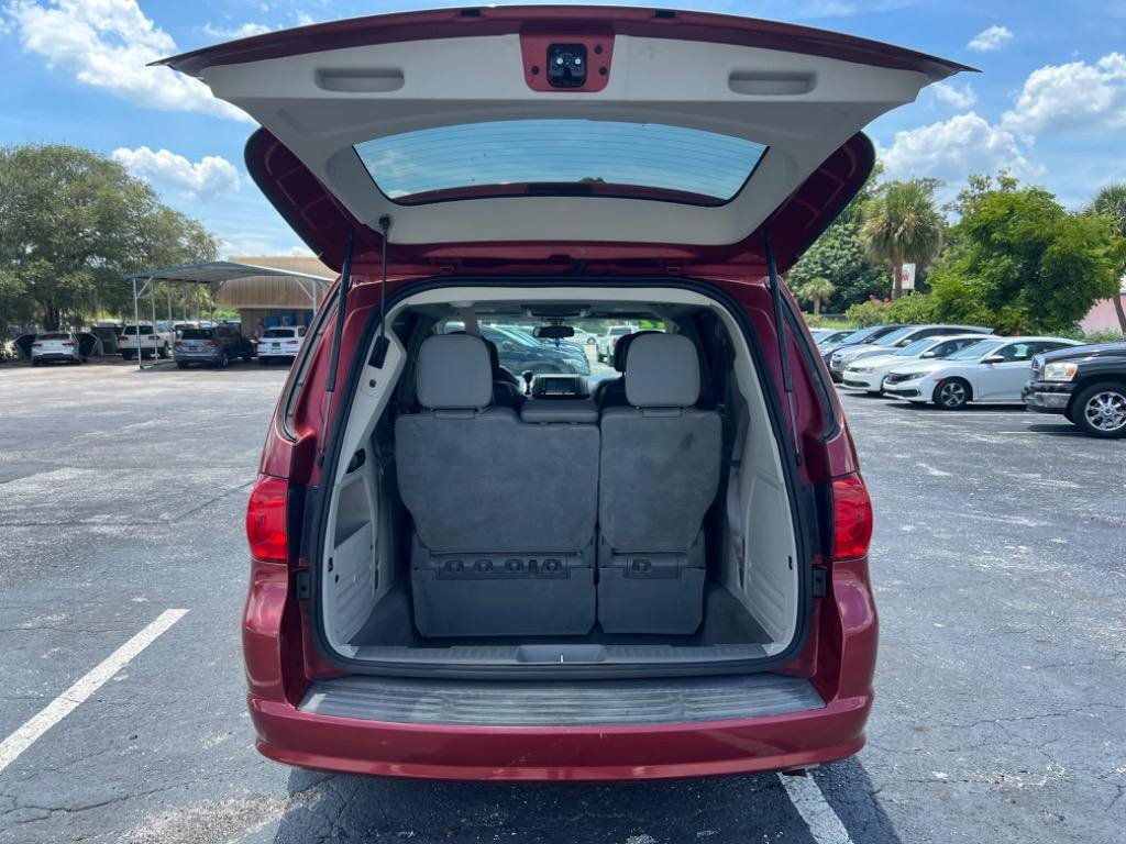 2012 Volkswagen Routan SEL - Photo 20